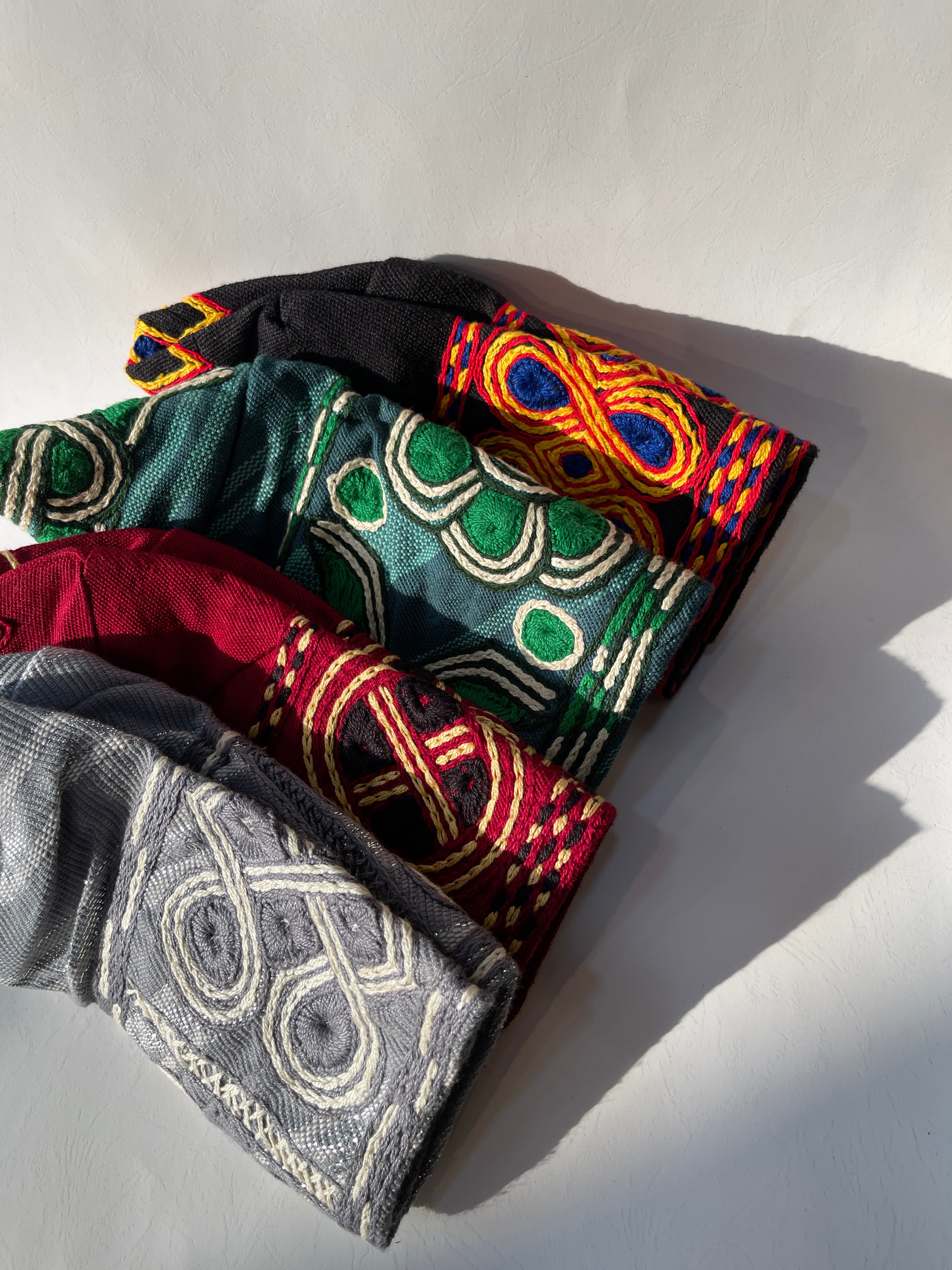 4 colors of handknit embroidery aso ofi caps