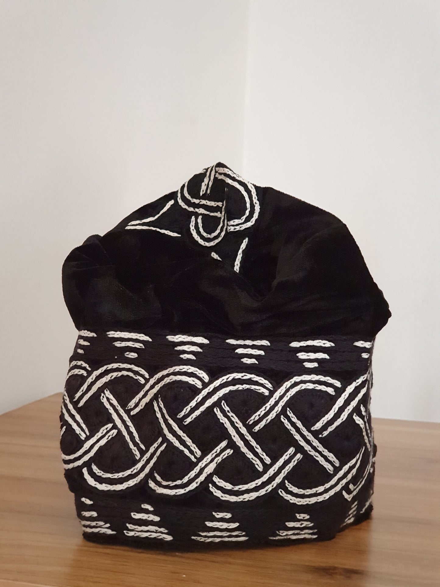 Black and white embroidery Velvet traditional african Mens cap