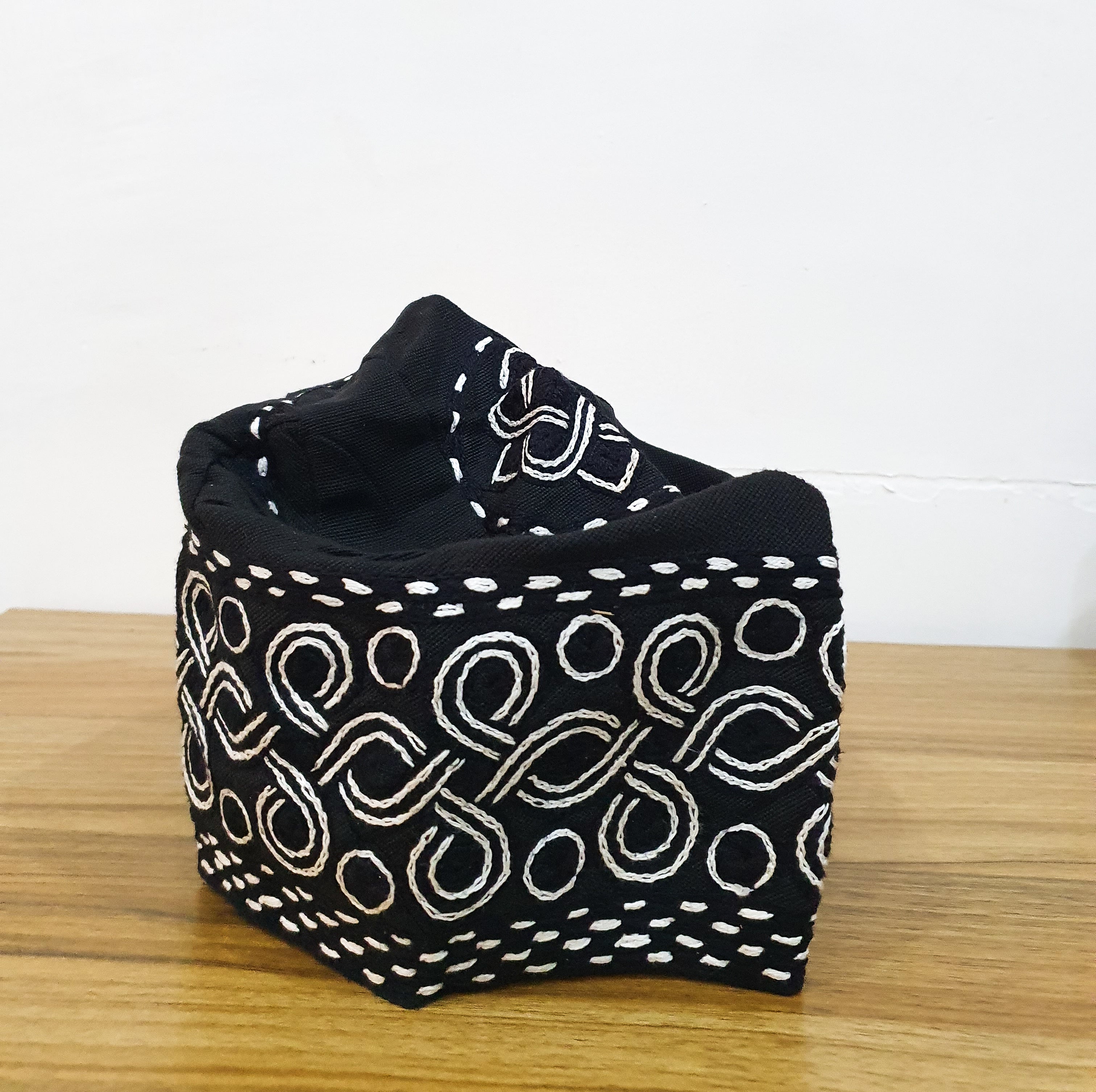 Black mens Aso Ofi Yoruba cap