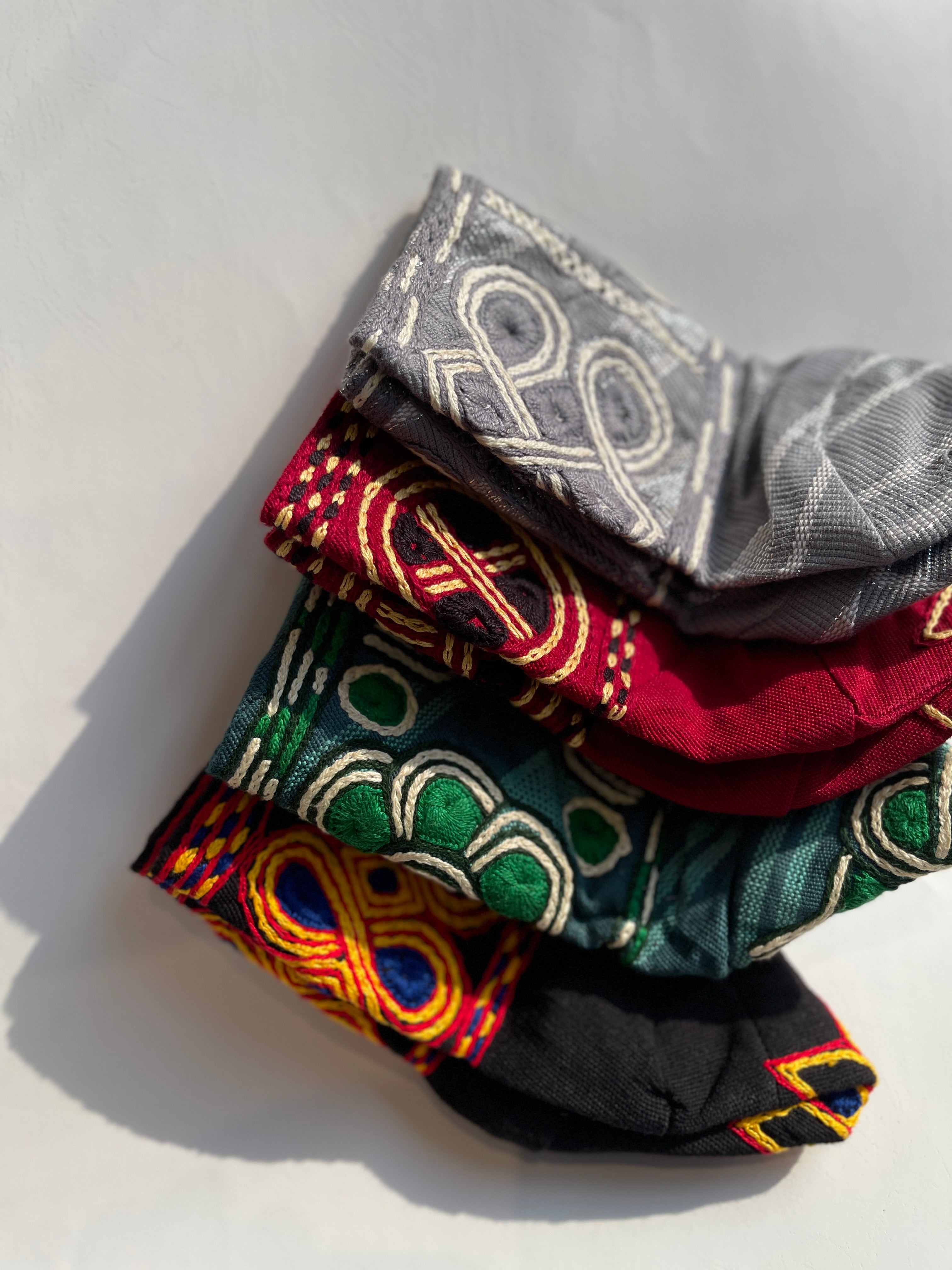 4 colors of handknit embroidery aso ofi caps