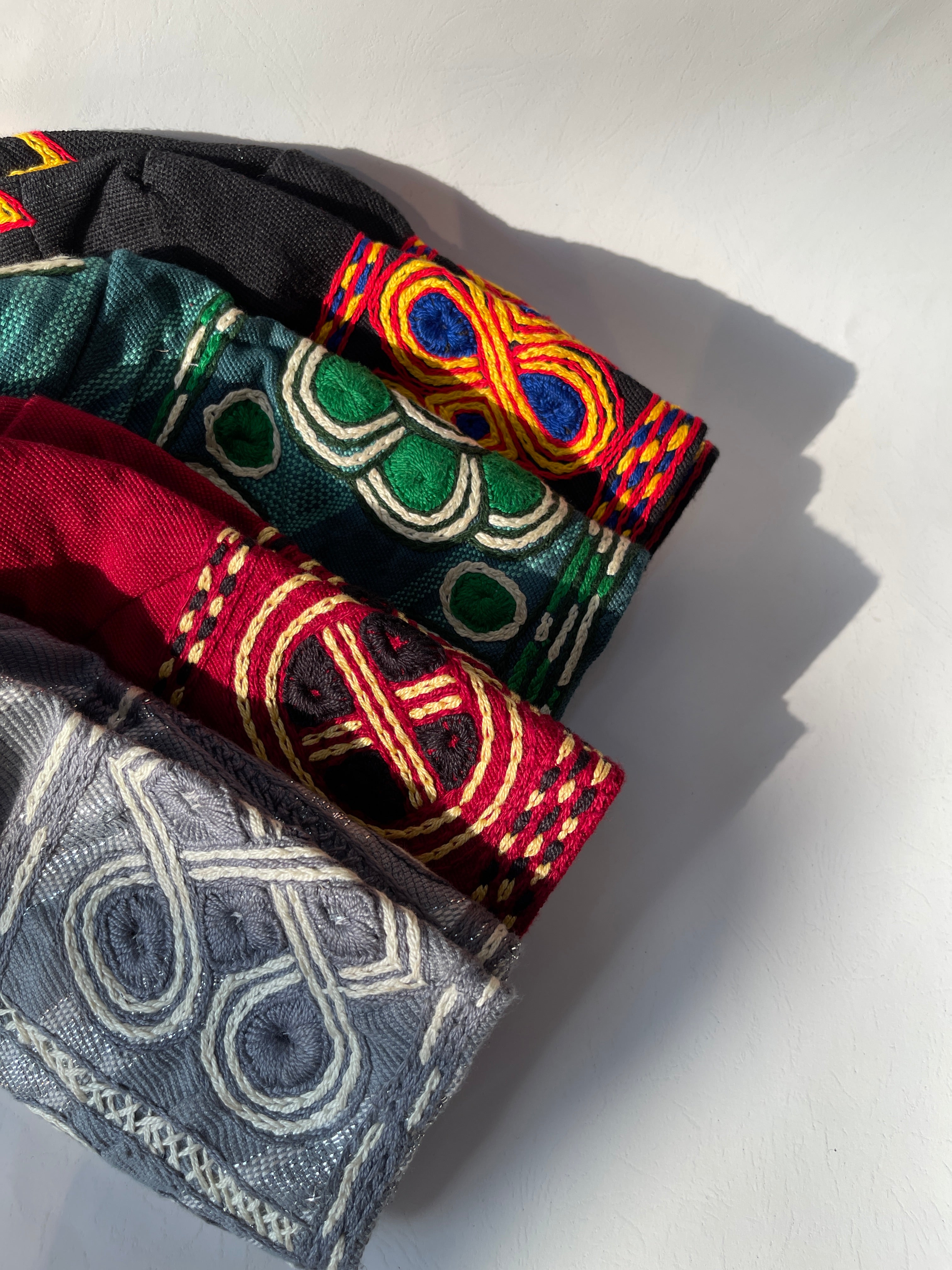 4 colors of handknit embroidery aso ofi caps