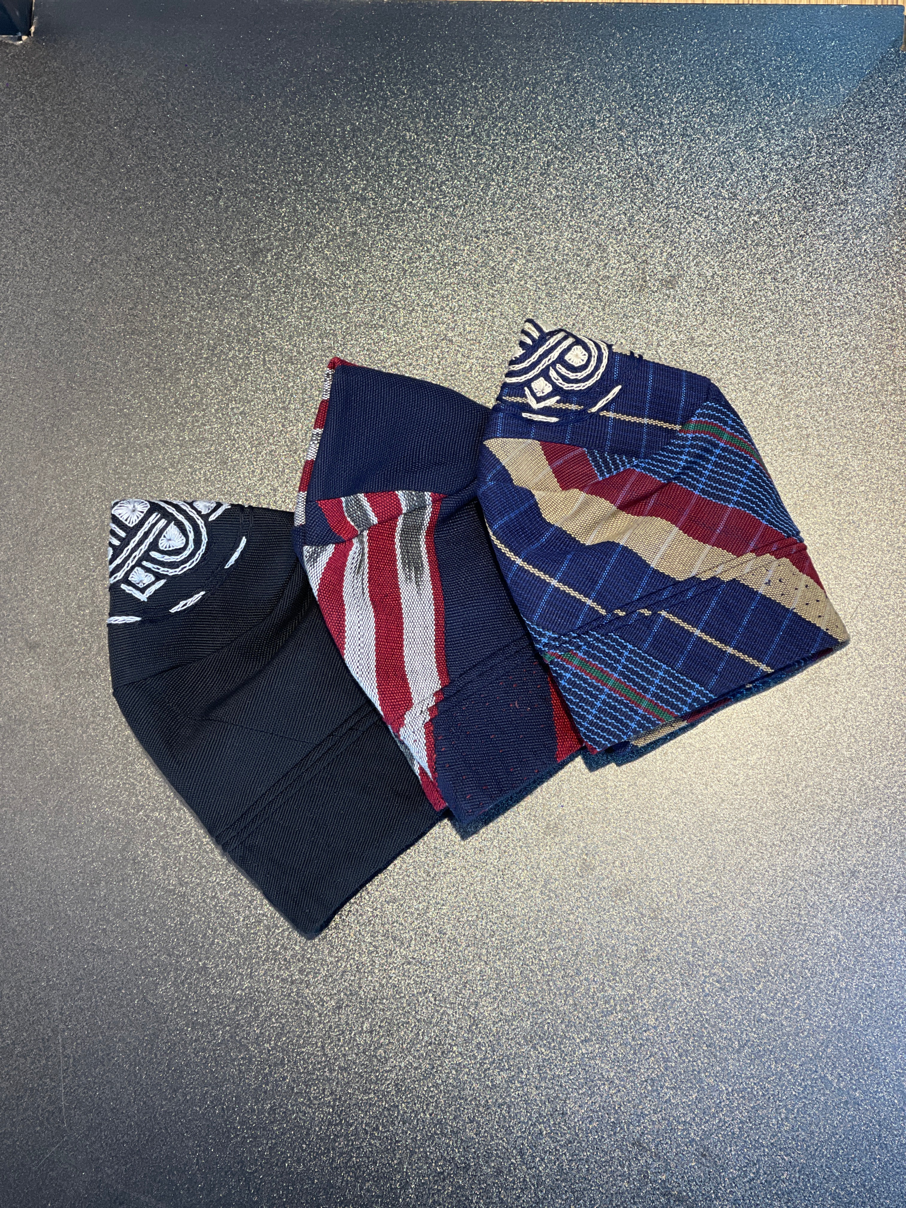 Orí Adé Hand-Embroidered Heritage Knot Set