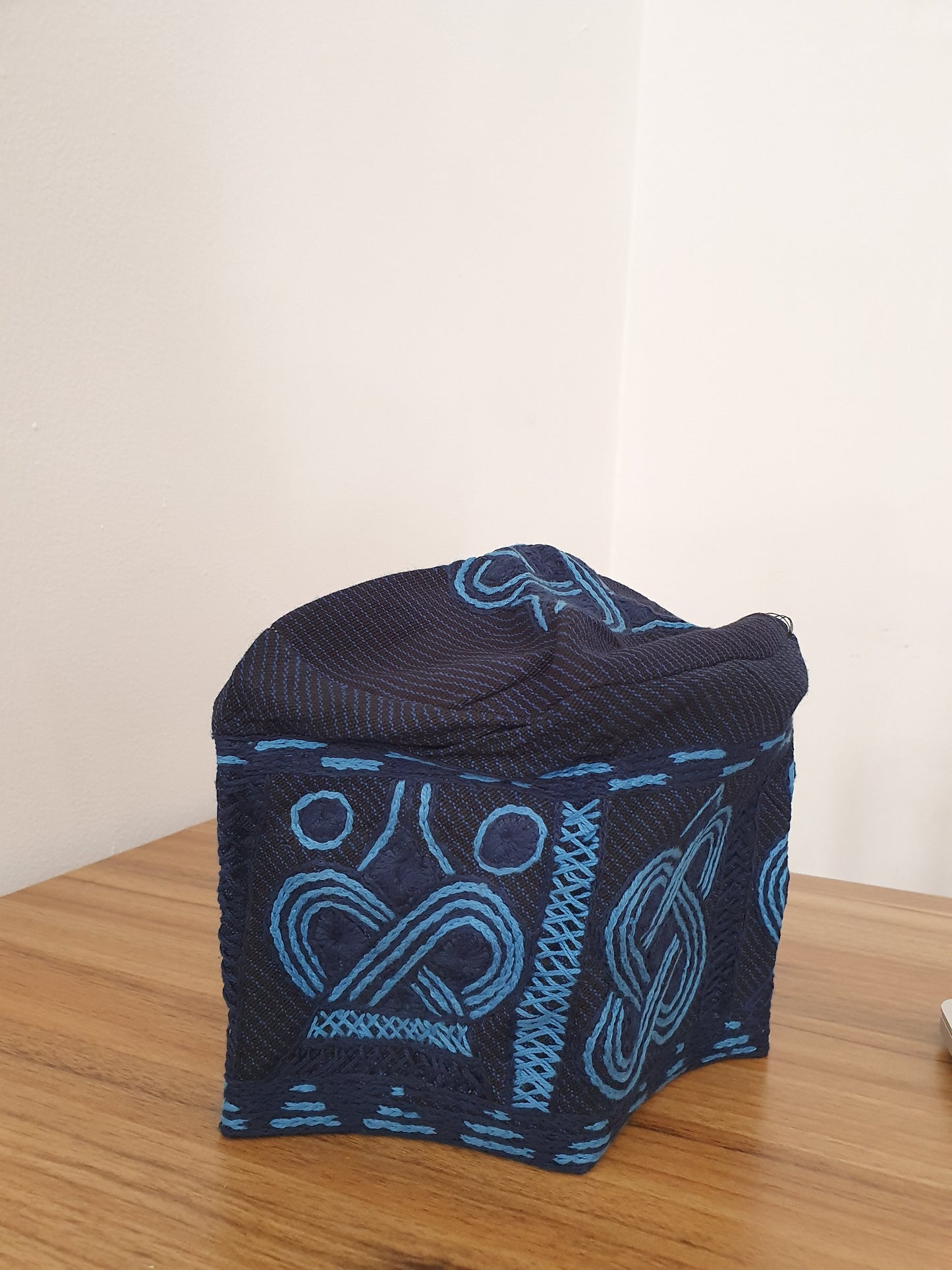 Blue yoruba men's embroidery aso oke hat